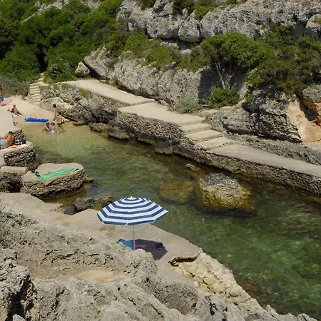 Willa Bolduc By Cala'N Blanes (Menorca)